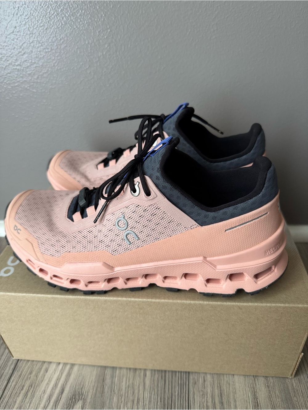 On Running Cloudultra Women’s Size 8 Rose/Cobalt Running Shoes